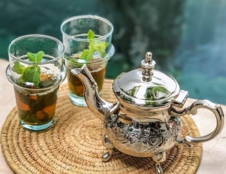 Hospitalidade Marroquina com chá de Menta em Marraquexe