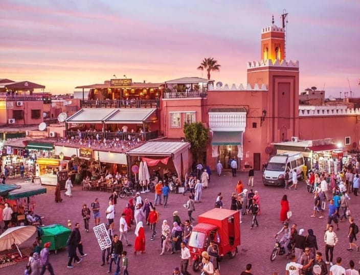 Praça Jemaa el-Fna na medina de Marraquexe