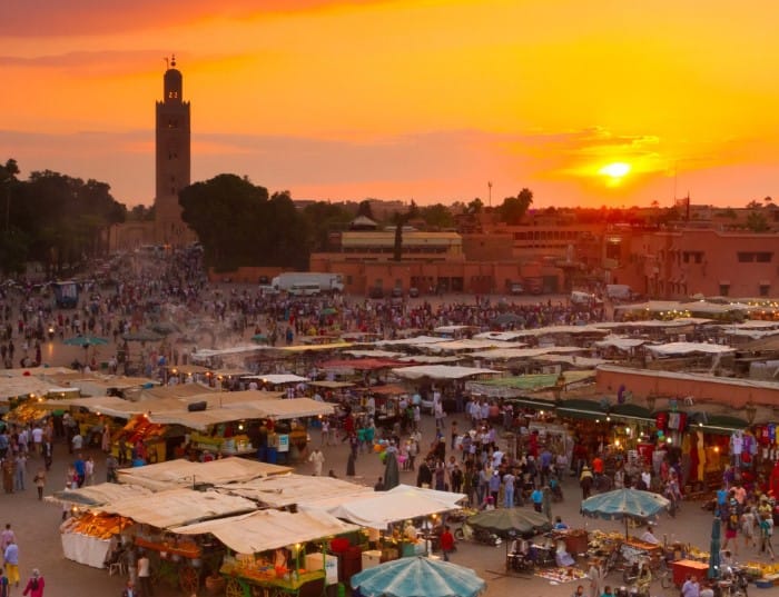 Praça Jemaa el-Fna na medina de Marraquexe