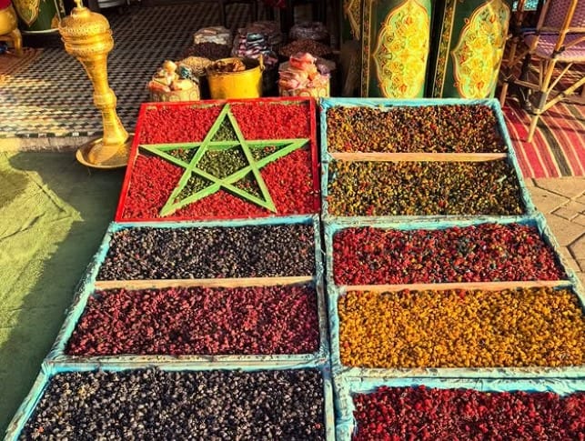 Souk na medina em Marraquexe