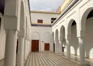 Read more about the article Museu Dar El Bacha em Marraquexe: Guia Completo do Museu e Café de Luxo (2025)