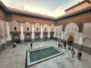 Read more about the article Madrassa Ben Youssef Marraquexe – Guia Completo 2025